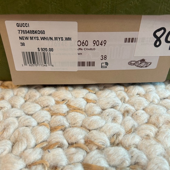 Gucci Double G Quilted Thong Flats in cream white - Picture 10 of 10